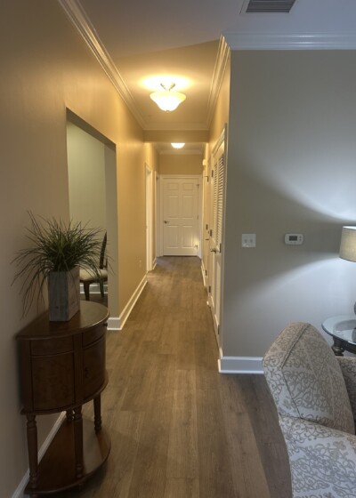 Warwick Cottage hall