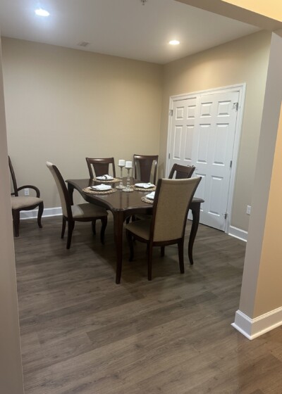 Warwick Cottage dining room