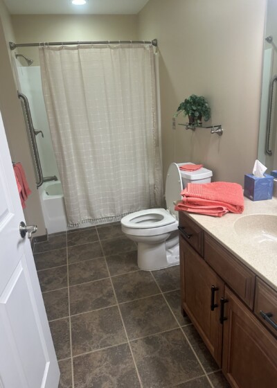 Warwick Cottage bathroom